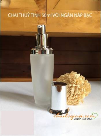 CHAI THỦY TINH BẦU VÒI NGẮN 50ML NẮP BẠC